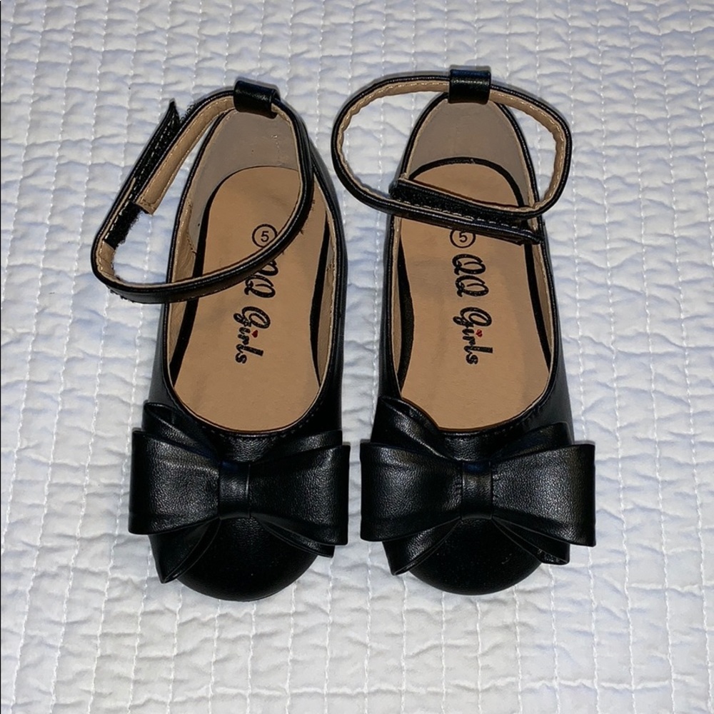 Black ballet flats with ankle strap Sz 5
